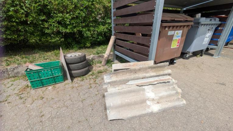 zbytek po svozu nebezpečného odpadu